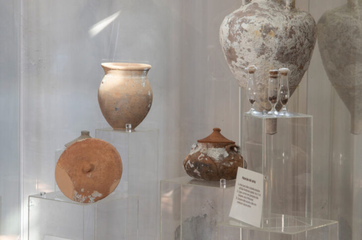 Ceramica etrusca con anfora da trasporto