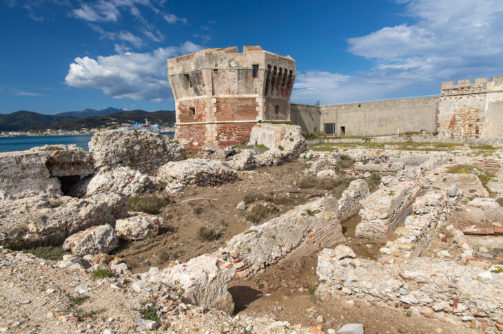 La Torre della Linguella e le terme della villa romana